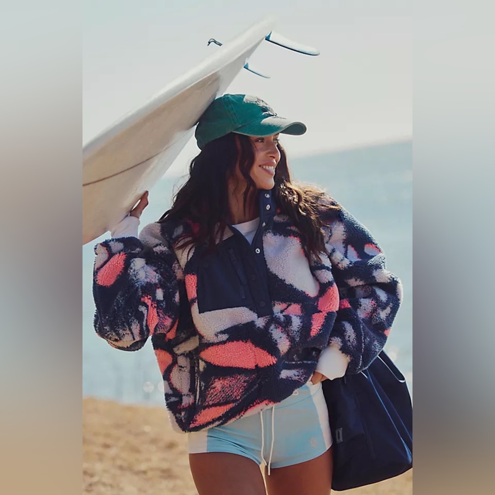 NWT FREE PEOPLE MOVEMENT Hit The Slopes Printed Fleece Pullover Butterfly Combo